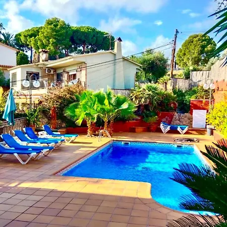 Casa De 2000 M2 Piscina Mar Barbacoa Y Felicidad Villa