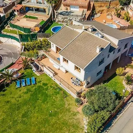 Casa De 2000 M2 Piscina Mar Barbacoa Y Felicidad *